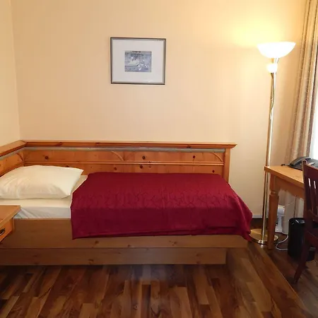 Szálloda Zur Post 3*