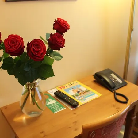Zur Post Hotell 3*
